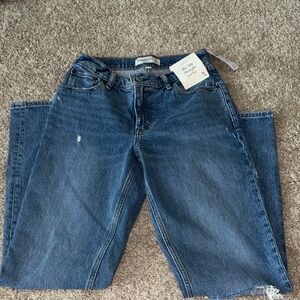 Abercrombie and fitch; 90’s straight low rise. Brand new!!